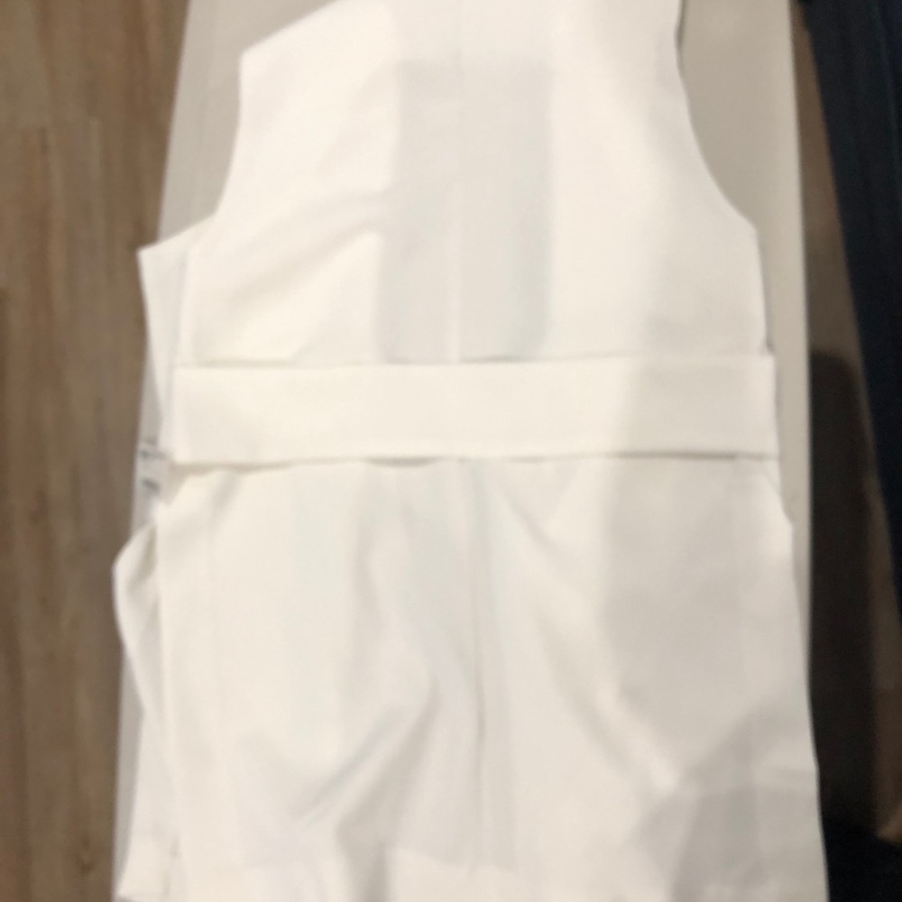 Women’s white vest - Picture 2 of 4